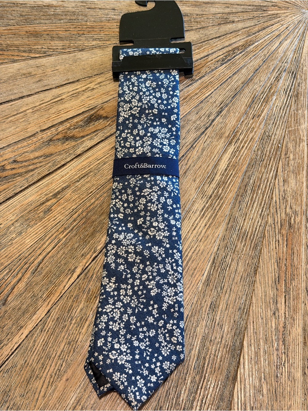 NWT Croft & Barrow Men’s Denim Blue Floral Necktie Cream Ditsy Flower neck Tie